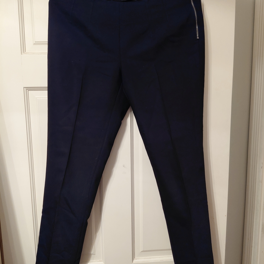 NWOT. Women's BLACK CIGARETTE Pants SZ 6
